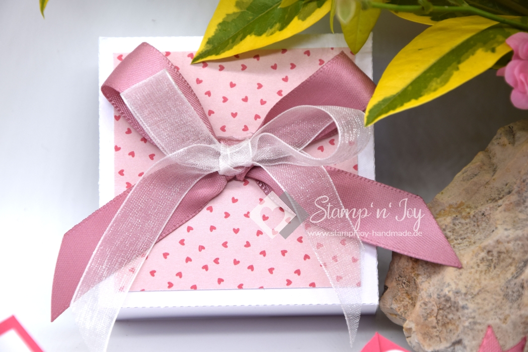 Explosionsbox Hochzeit ca. 7x7x7cm personalisierbar | Geldgeschenk | Zierschachtel | Motiv: Herzen, floral | fuchsia rosa weiß | Art. Nr. 03020306